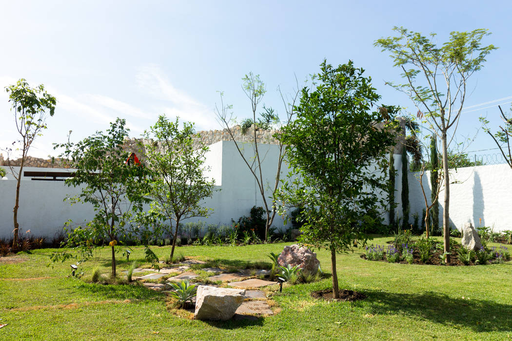 Terraza y Jardín MCM, Boceto Arquitectos Paisajistas Boceto Arquitectos Paisajistas Modern Garden