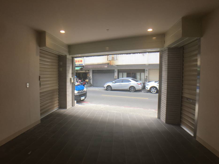 大門 朝外的視角 Houseda Homify