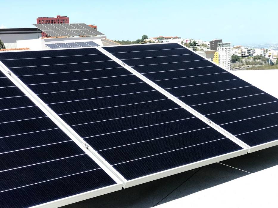 Instalación de 6.8 Kw en residencial San Jeronimo, reSolar reSolar رووف تراس