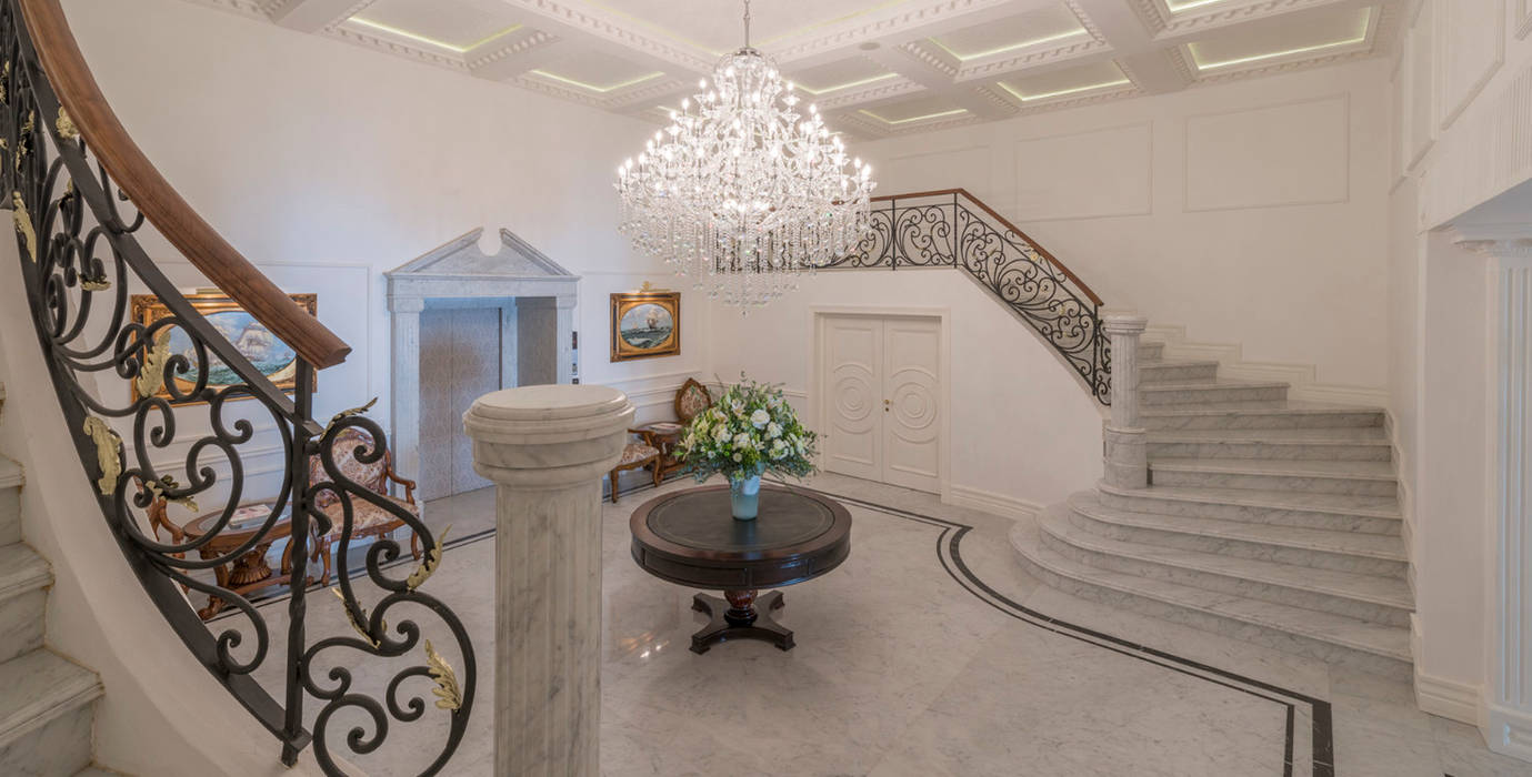 WHİTE PALACE, Inan AYDOGAN /IA Interior Design Office Inan AYDOGAN /IA Interior Design Office Mediterranean style corridor, hallway and stairs سنگ مرمر