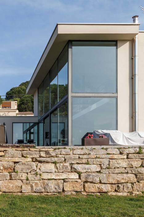 Construcción de Casa Moderna en L'Ametlla del Vallès, Esteve Arquitectes Esteve Arquitectes Modern windows & doors Aluminium/Zinc
