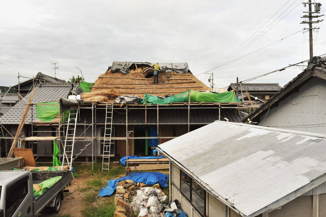 愛知の茅葺き再生［茅葺き］, 水野設計室 水野設計室 Roof