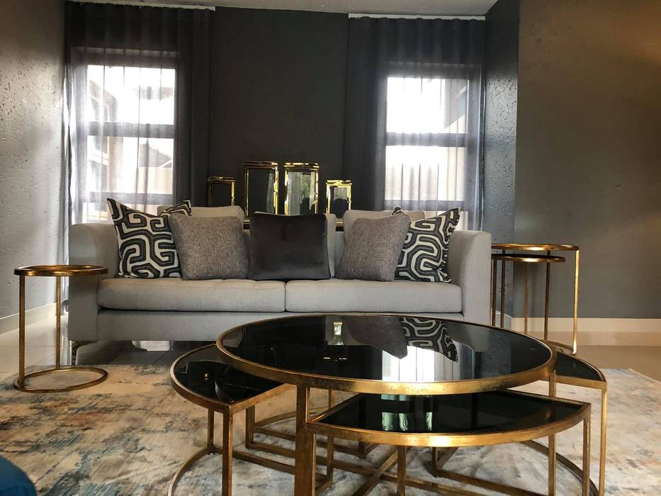 Bedfordview: Monte D' Oro Villa: Shortlisted for the International Design & Architecture Awards 2020, CKW Lifestyle Associates PTY Ltd CKW Lifestyle Associates PTY Ltd Modern living room