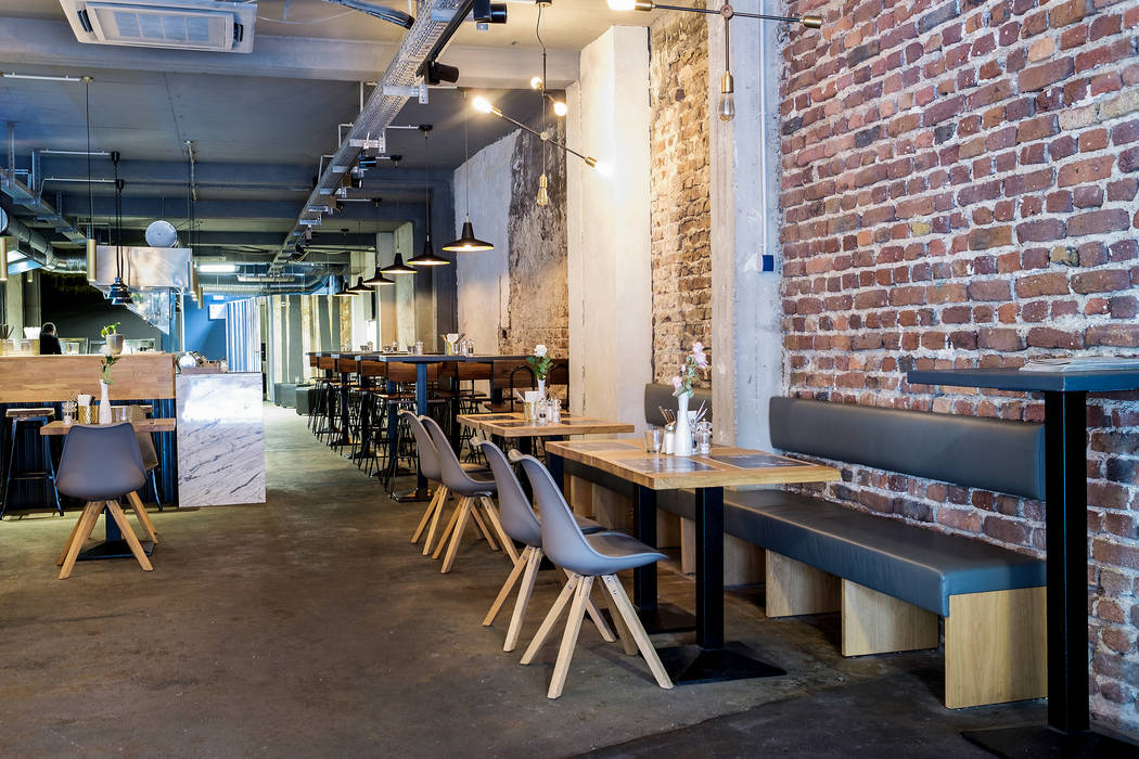 Meat me - Bar & Restaurant , mihome mihome Столовая комната в стиле лофт