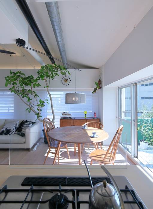 greengreen, studio m+ by masato fujii studio m+ by masato fujii Scandinavian style dining room