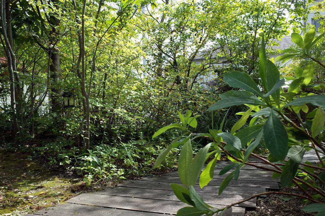 清本町の家 小椋造園 ミニマルな 庭 アプローチ,庭,外構