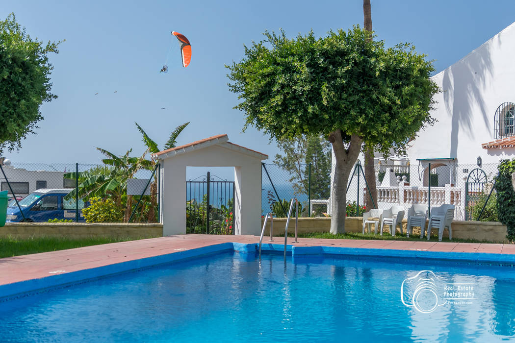 Fotografía de interiores, Málaga / Costa Del Sol. --- Real Estate photography - Málaga / Costa Del Sol, Per Hansen Per Hansen Piscinas de jardim Azulejo