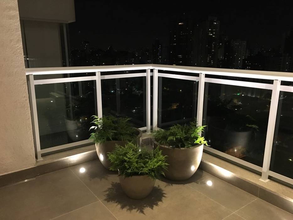 Lighting in the floor Elaine Hormann Architecture Modern balcony, veranda & terrace Copper/Bronze/Brass Lighting