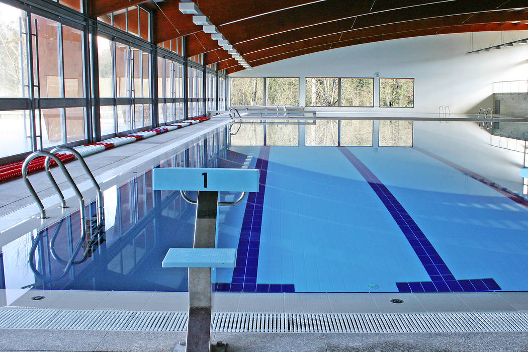 Piscina Publicas, Yellow Perspective, Lda Yellow Perspective, Lda Commercial spaces Tiles Stadiums