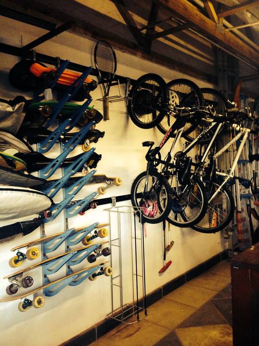 Bike Storage Ideas for your Garage Wall, MyGarage MyGarage Garajes de estilo moderno Garajes