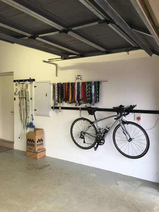 Bike Storage Ideas for your Garage Wall, MyGarage MyGarage Garagens e edículas modernas Garagem e edícula
