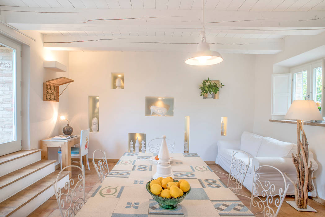 Sala da pranzo Lorenzo Dottorini Fotografo Sala da pranzo eclettica Villa, rustico, marche, classico, countryhouse, italiana , piscina ,residence, maiolica