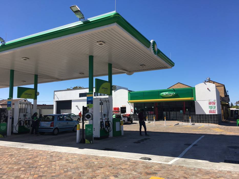 New BP Fuel station, Cape Town Holloway and Davel architects Fuel station, petrol station