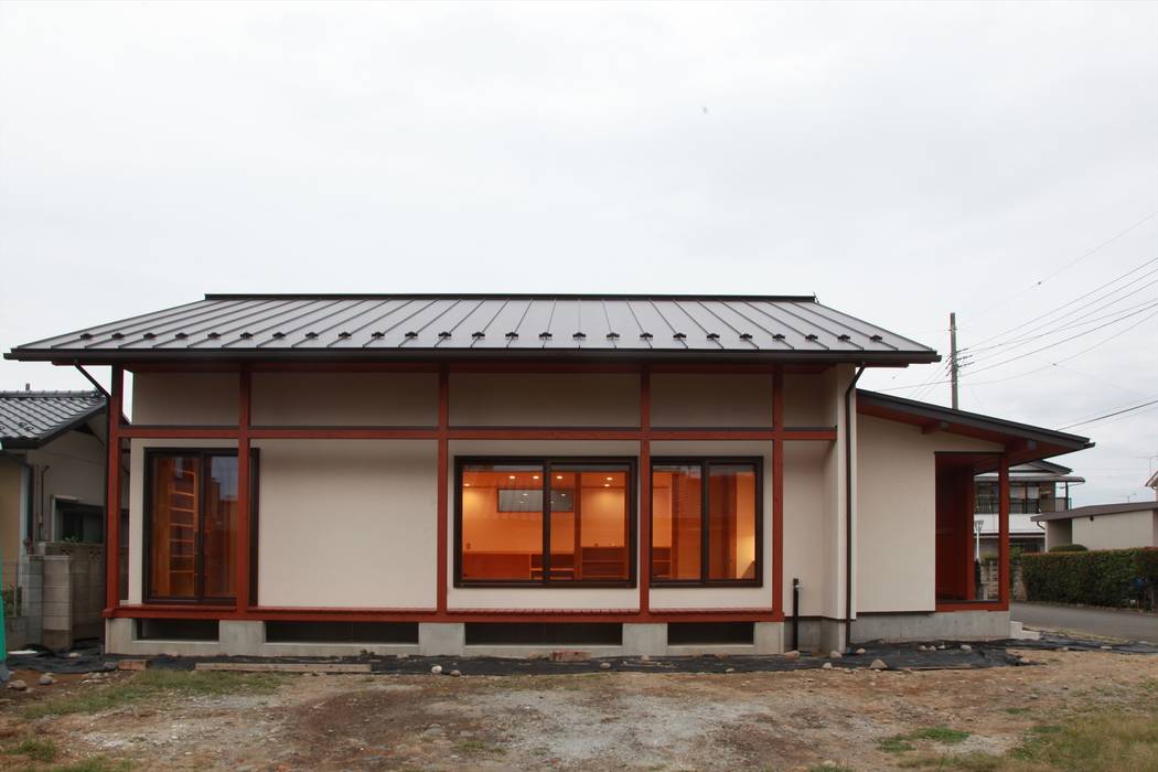 窓辺の家, 田村建築設計工房 田村建築設計工房 Casas de madeira