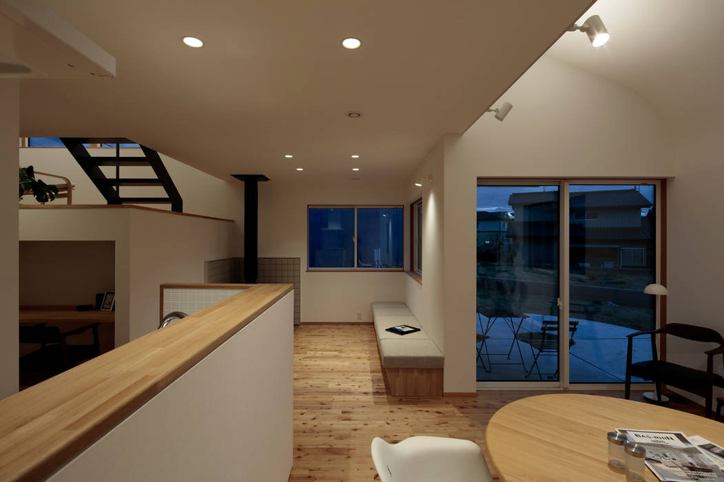 佐久間達也空間計画所 Living Room Wood White Homify