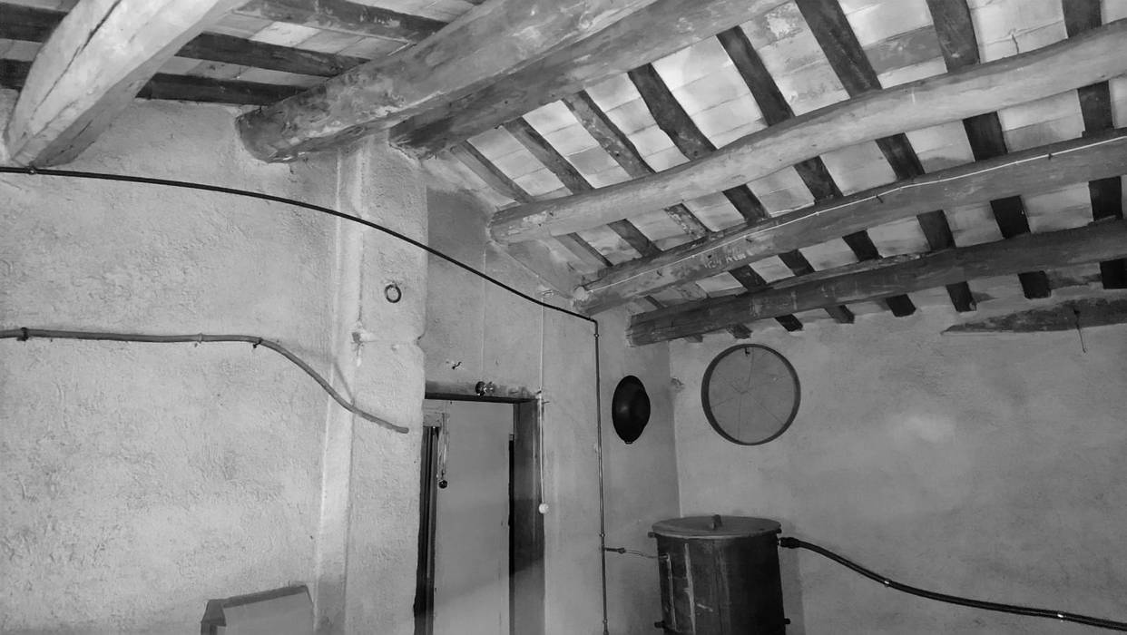 Reforma de pisos de lujo en l'Ametlla del Vallès, Esteve Arquitectes Esteve Arquitectes Teras atap Kayu Wood effect