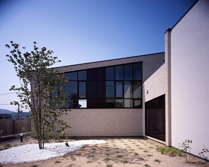 House in Okayama, イクスデザイン / iks design イクスデザイン / iks design Taman Modern Ubin