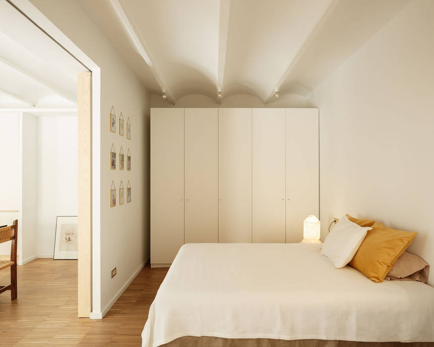 For Marcel _ Loft and Studio in Barcelona, MH.AP Studio MH.AP Studio Small bedroom