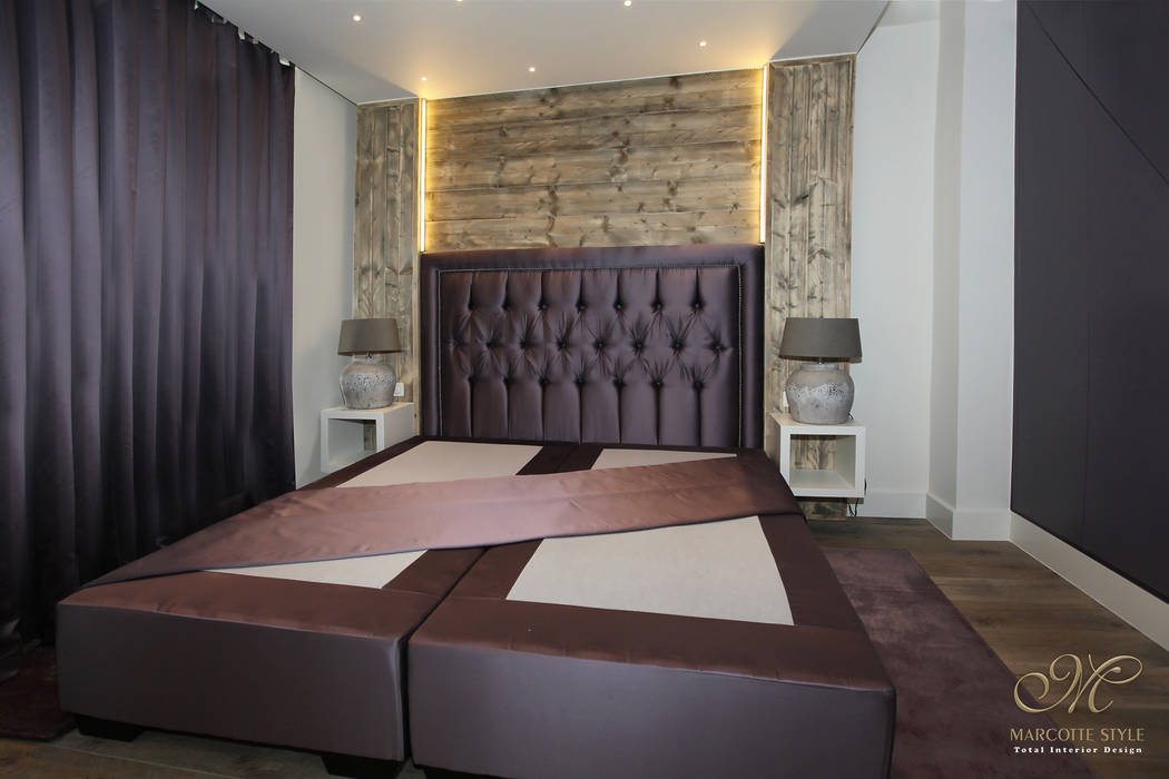 Slaapkamer met rustiek hoofdbord Marcotte Style Kleine slaapkamer luxueus bed-marcottestyle-gordijnen-verlichting