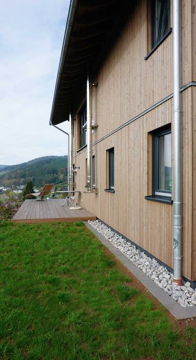Haus Sprakel, Wiese und Heckmann GmbH Wiese und Heckmann GmbH Modern Terrace Wood Wood effect