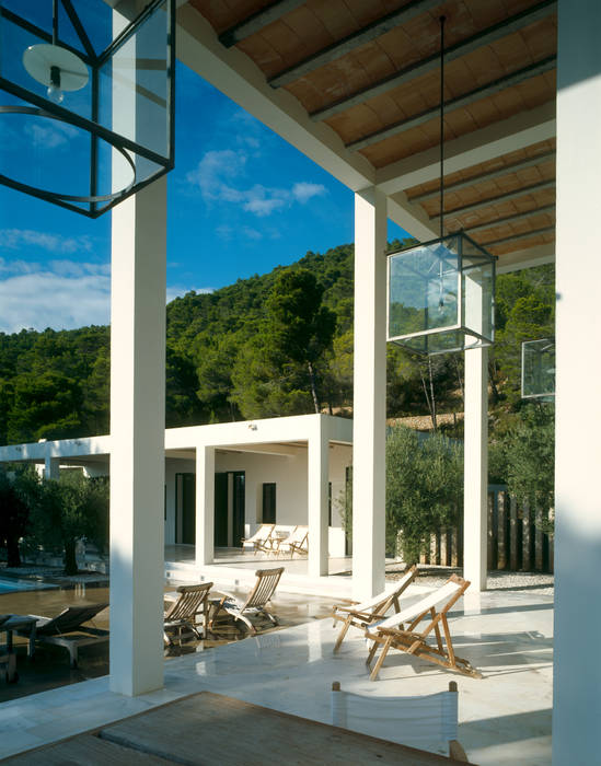 Relación interior- exterior deBM Arquitectura y Paisajismo Casas de estilo mediterráneo