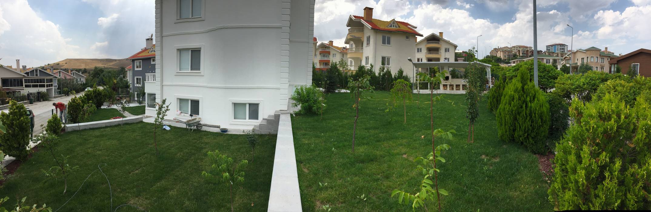 İÖ & ÜÖ villası , levent tekin iç mimarlık levent tekin iç mimarlık Front yard Concrete
