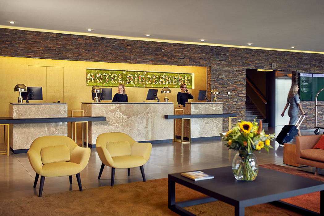 Interieurontwerp en styling receptie Hotel Ridderkerk. Mishmash Bedrijfsruimten interieurontwerp, styling, receptie, hotel.,Hotels