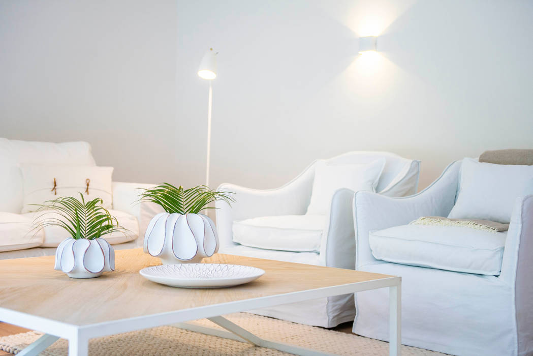 renoviertes Haus in Starnberg hat viel Platz für Familie, Münchner home staging AGENTUR GESCHKA Münchner home staging AGENTUR GESCHKA Salas de estilo moderno