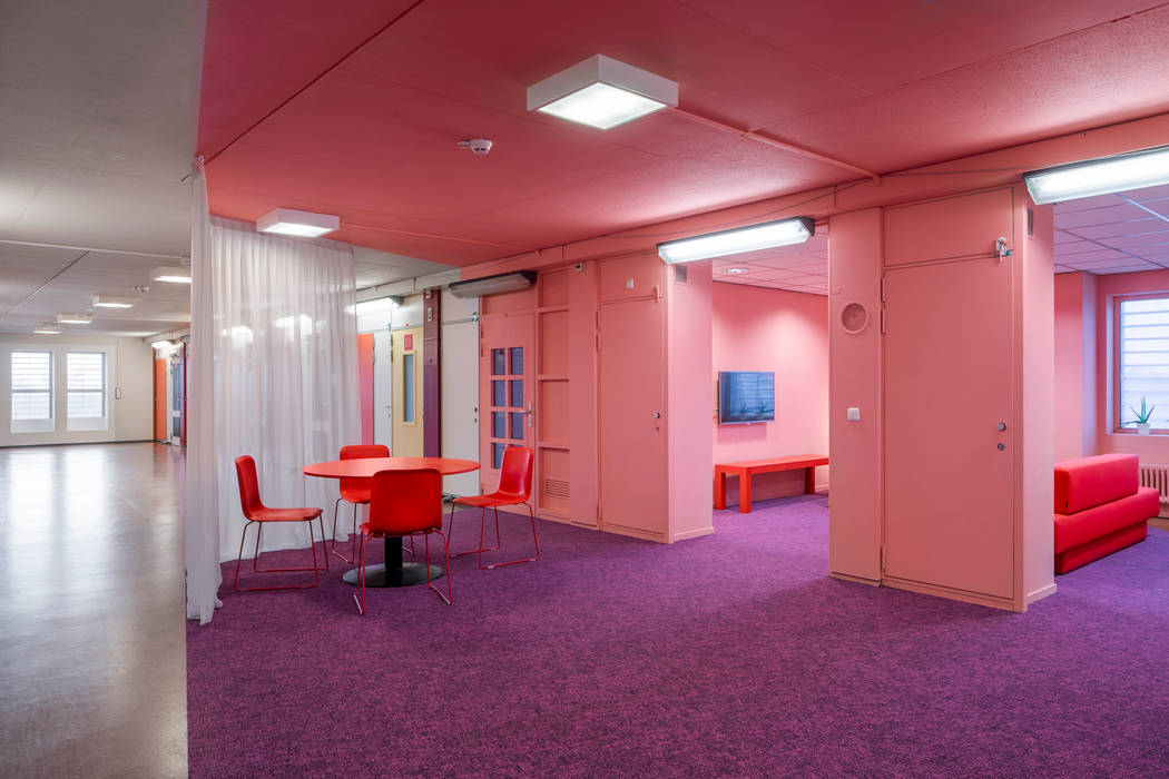 The Movement Hotel Amsterdam ÈMCÉ interior architecture Bedrijfsruimten hotel-ontwerp hotel-design color-blocking lobby hotel Bijlmer-Bajes Hotel-Amsterdam pop-up roze rood,Hotels