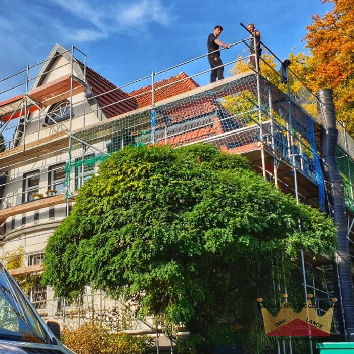 Oktober 2019 | Dachsanierung | Abriss in Bielefeld, Dachdeckermeisterbetrieb Dirk Lange Dachdeckermeisterbetrieb Dirk Lange Hipped roof