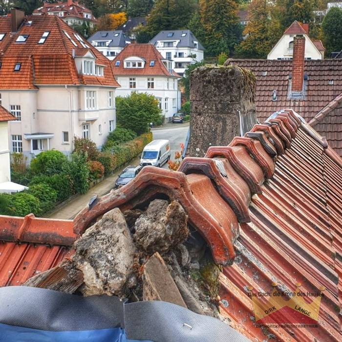 Oktober 2019 | Dachsanierung | Abriss in Bielefeld, Dachdeckermeisterbetrieb Dirk Lange Dachdeckermeisterbetrieb Dirk Lange Hipped roof