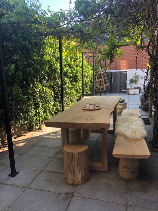 Bedrijfstuin, het haarhuis Studio Linda Lavoir Moderne tuinen Stenen Eikenhouten tafel, bedrijfstuin, onderhoudsvriendelijke tuin