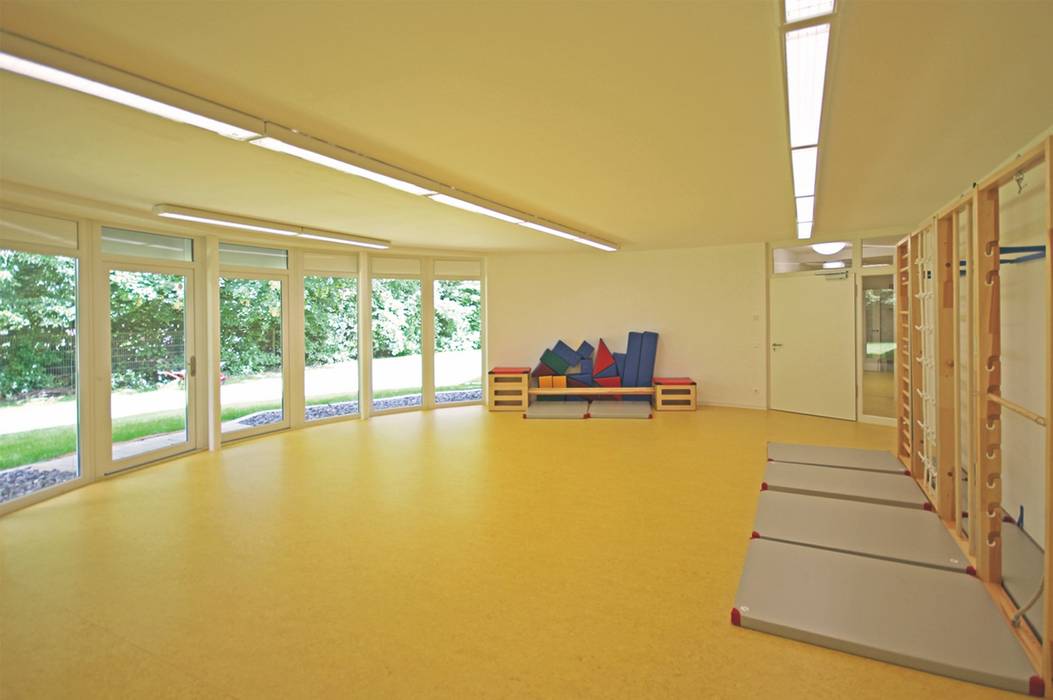Moderne Kindertagesstätte in Meerbusch, Avantecture GmbH Avantecture GmbH Commercial spaces Schools