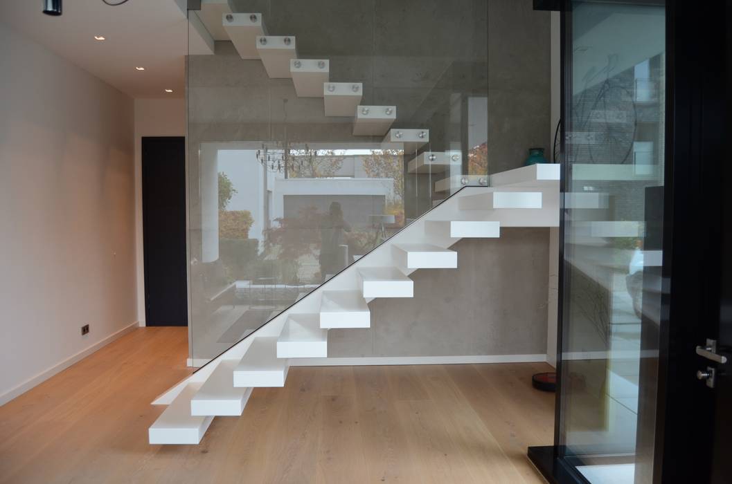 Moderne Designertreppe aus Corian, Siller Treppen/Stairs/Scale Siller Treppen/Stairs/Scale Escaleras Mármol