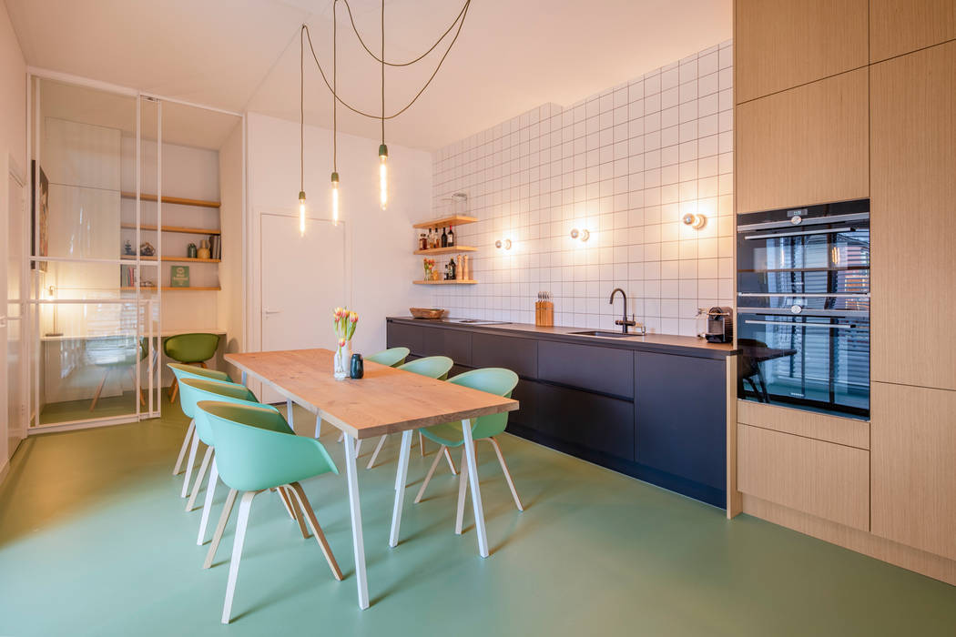 Appartement IJburg, Amsterdam, ÈMCÉ interior architecture ÈMCÉ interior architecture Modern Kitchen Tiles Cabinets & shelves