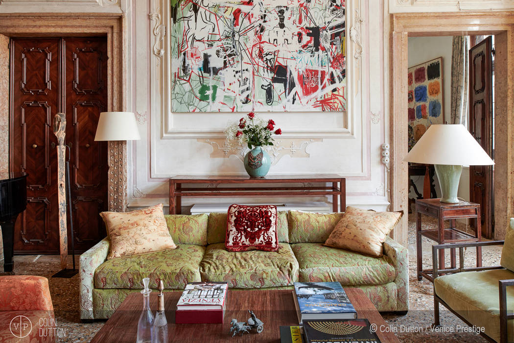 . Colin Dutton Klassische Wohnzimmer Living room, venetian, historical, classic, period furniture, divan, green, sofa, cushions, lamps
