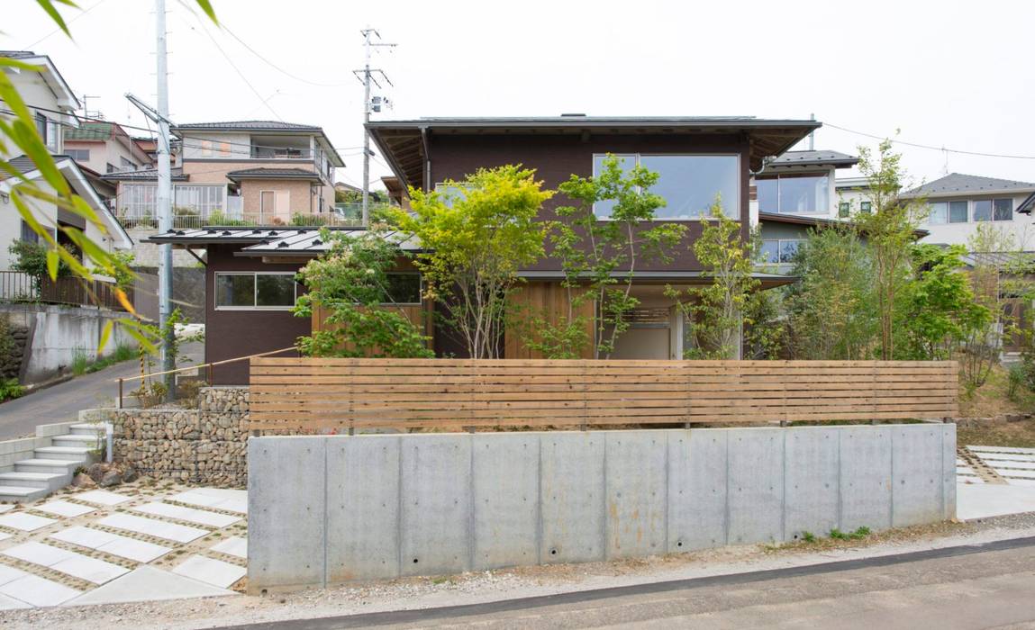 丘の上の提案型住宅「土の家」, 株式会社 建築工房零 株式会社 建築工房零 Modern houses