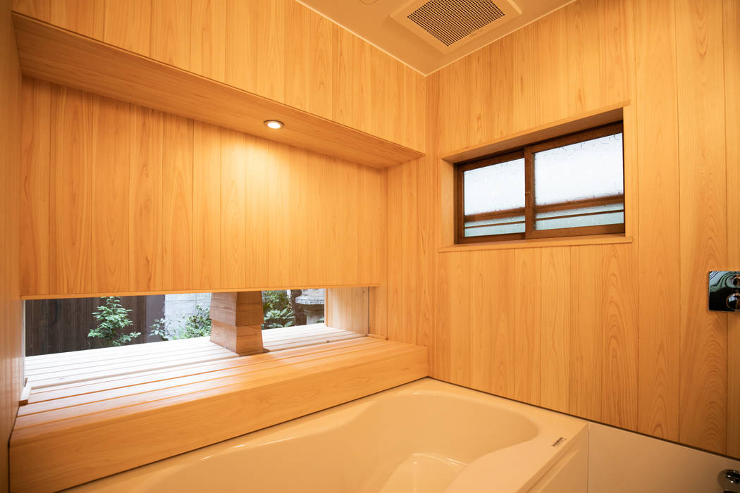 一級建築士事務所 高橋良彰建築研究所 Banos De Estilo Moderno Homify 一級建築士事務所 高橋良彰建築研究所 Banos De Estilo Moderno Homify