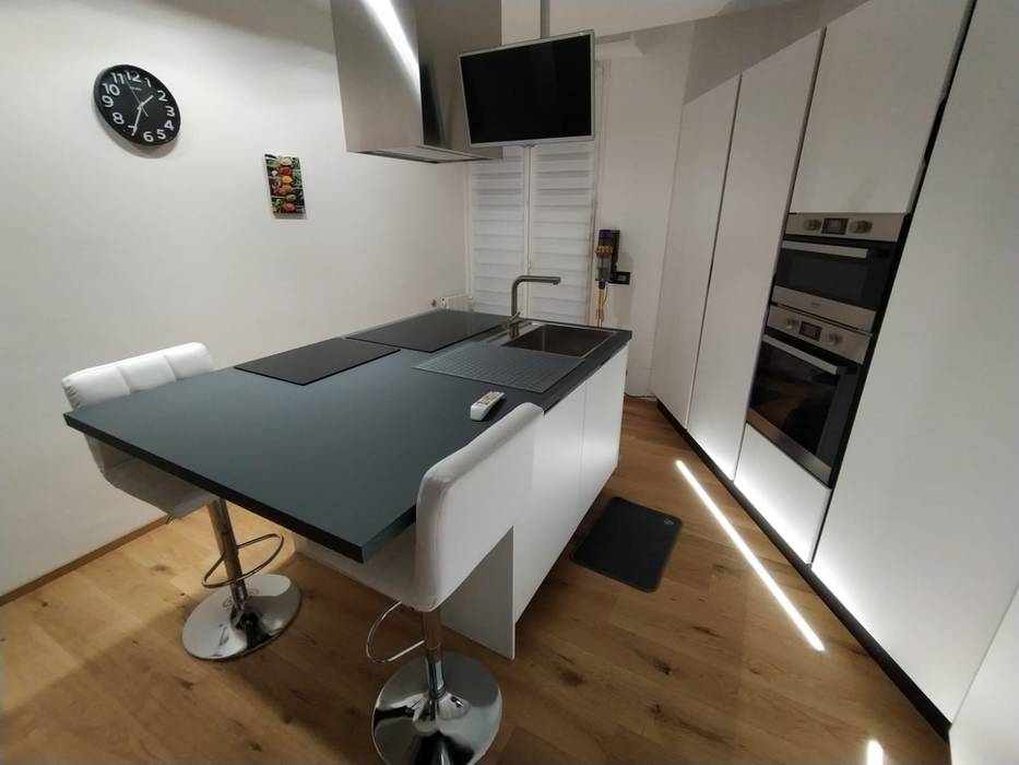 KHOUSE, MATTEONOFRINTERIORDESIGNER MATTEONOFRINTERIORDESIGNER Dapur Minimalis