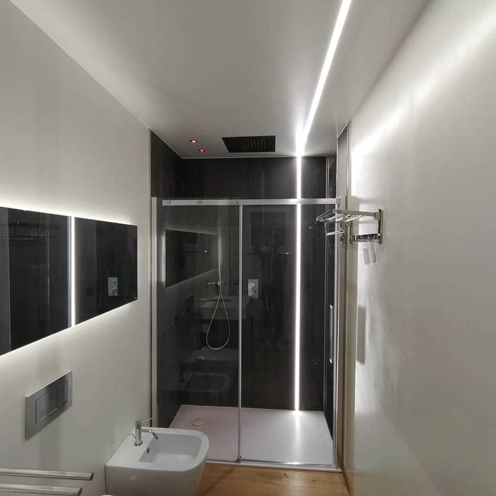 KHOUSE, MATTEONOFRINTERIORDESIGNER MATTEONOFRINTERIORDESIGNER Bagno minimalista