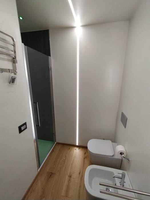 KHOUSE, MATTEONOFRINTERIORDESIGNER MATTEONOFRINTERIORDESIGNER Minimalist style bathroom
