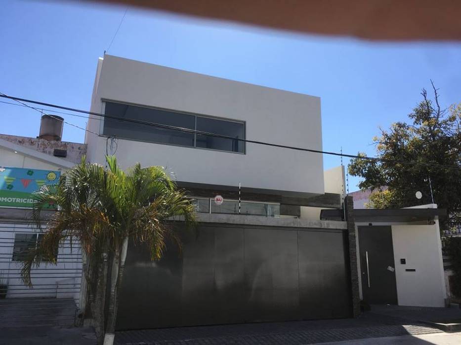 ´fachada AV DM Arquitectos guadalajara Casas minimalistas