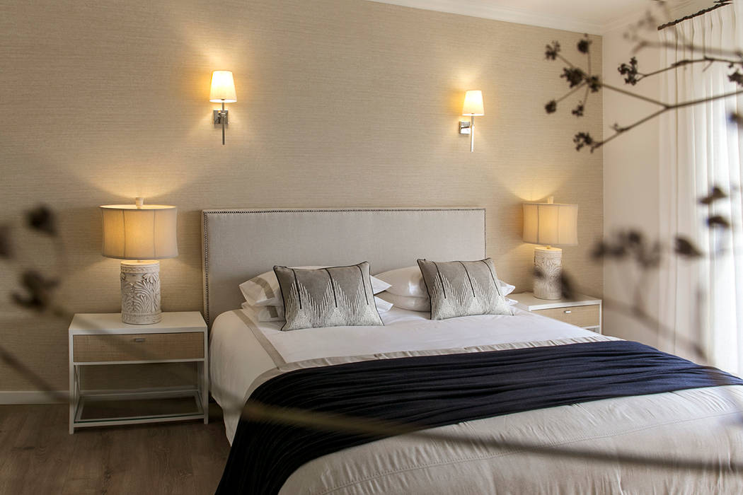 Modern style bedroom by Staging Factory Modern