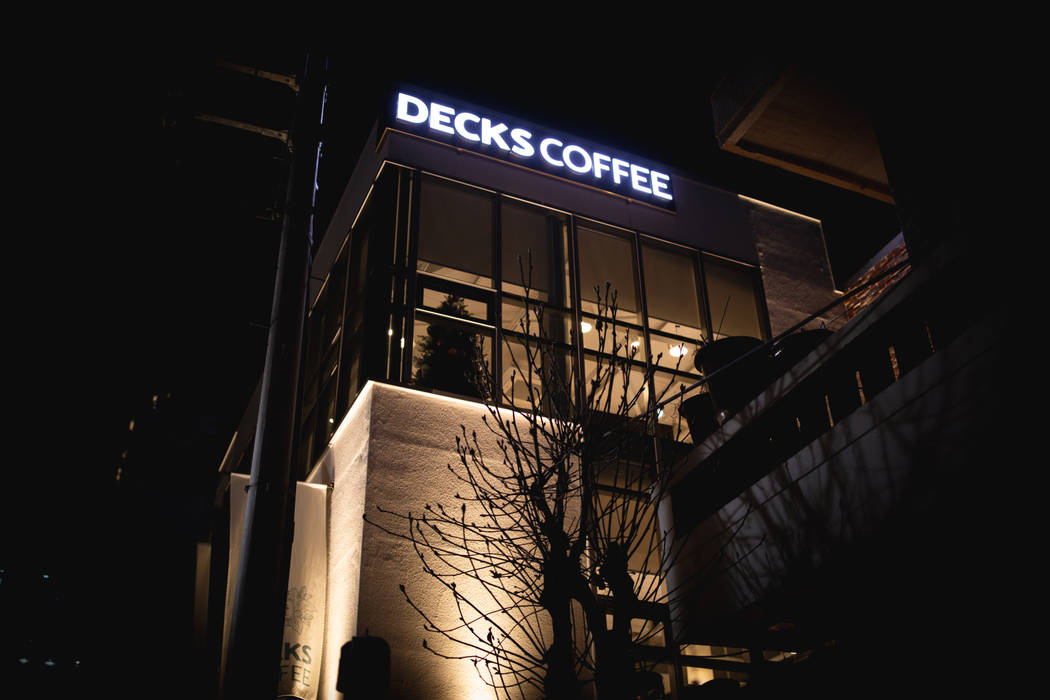 DECKS COFFEE , 원더러스트 원더러스트 Їдальня