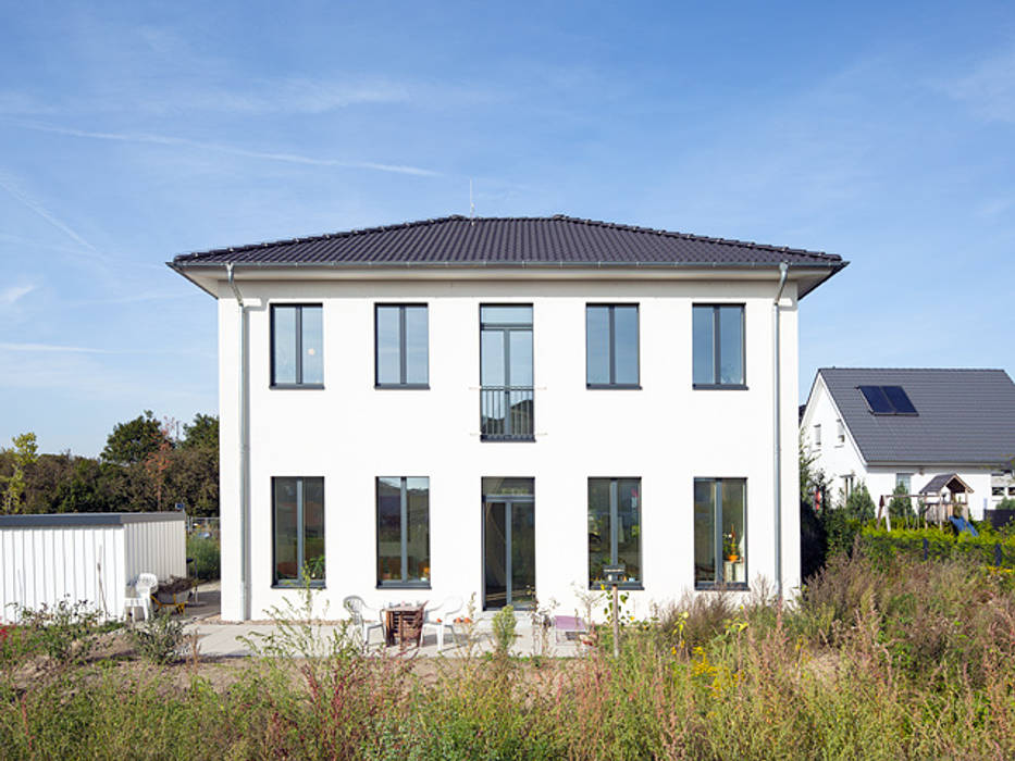 Großzügiges Passivhaus in Mahlsdorf, Müllers Büro Müllers Büro Passive house Limestone