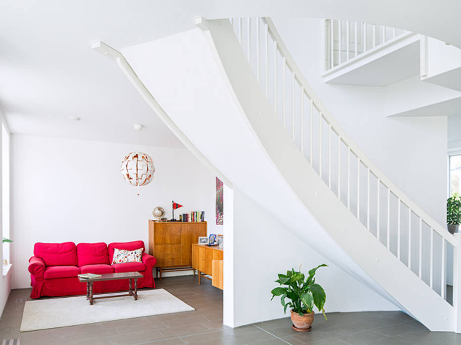 Großzügiges Passivhaus in Mahlsdorf, Müllers Büro Müllers Büro Klasik Oturma Odası