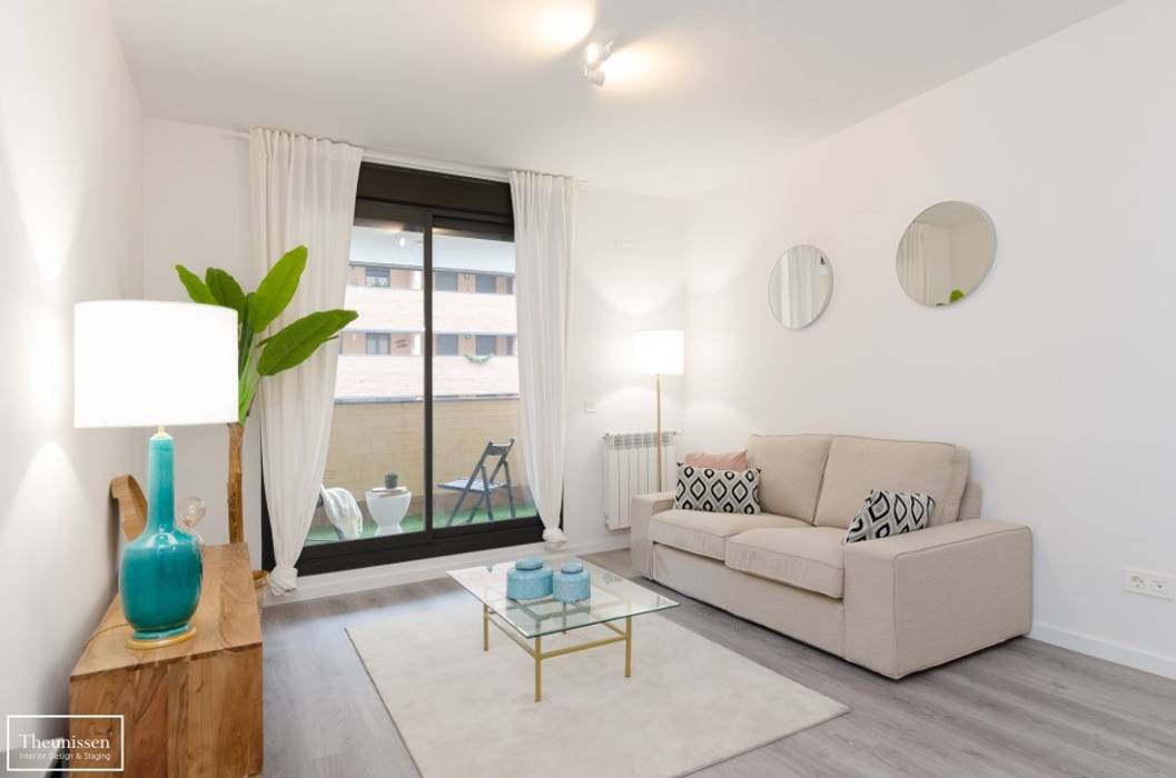 Home Staging piso piloto en Madrid con muebles de alquiler Theunissen, Theunissen Home Staging Madrid Theunissen Home Staging Madrid Ruang Keluarga Gaya Eklektik Kayu Wood effect