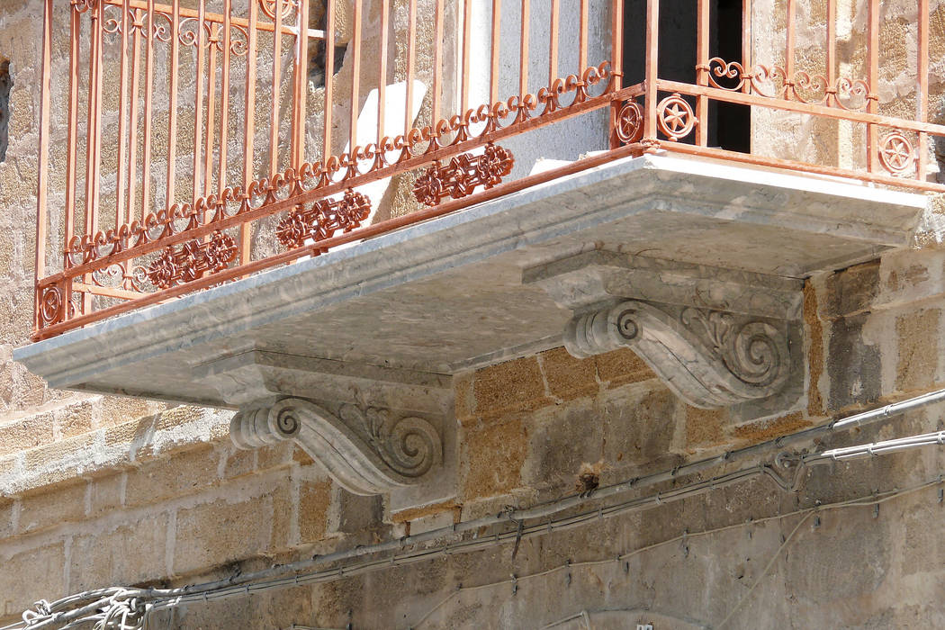 Bonus facciate 2020 - Balconi, cornicioni e portali in pietra e marmo, CusenzaMarmi CusenzaMarmi Balkon