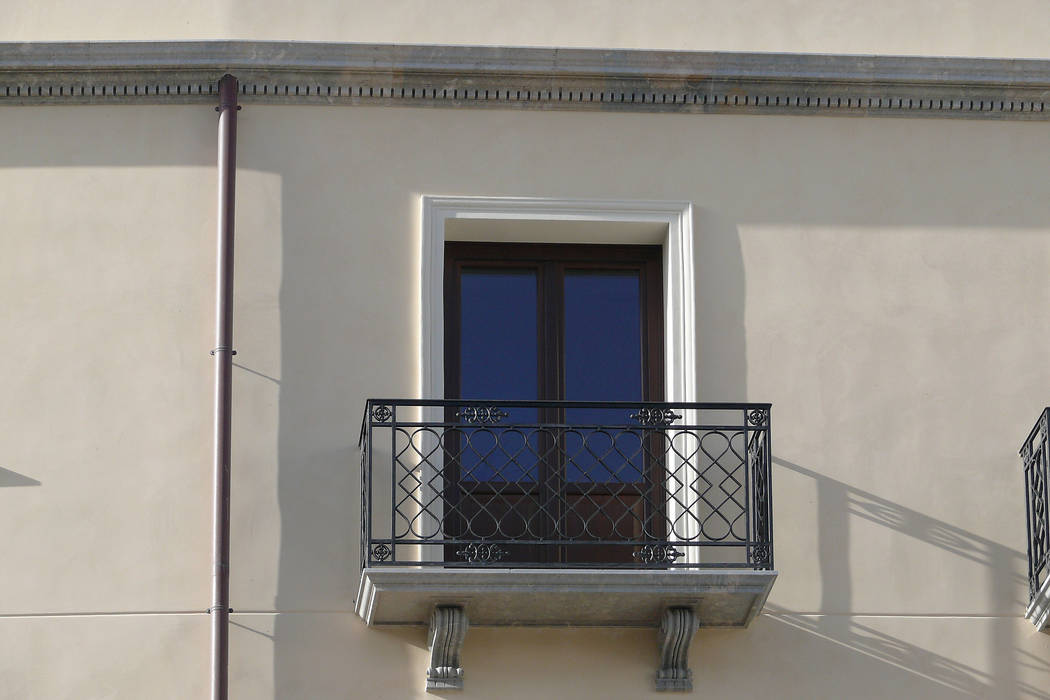 Bonus facciate 2020 - Balconi, cornicioni e portali in pietra e marmo, CusenzaMarmi CusenzaMarmi Balcony