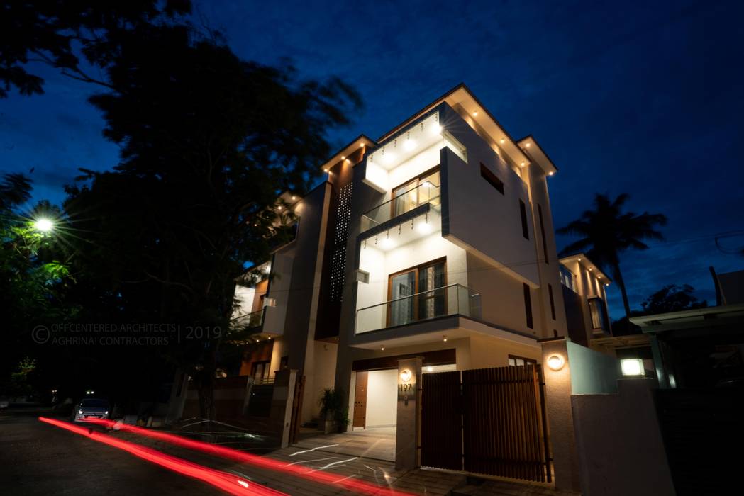 Courtyard house-Chennai, Offcentered Architects Offcentered Architects Bungalow